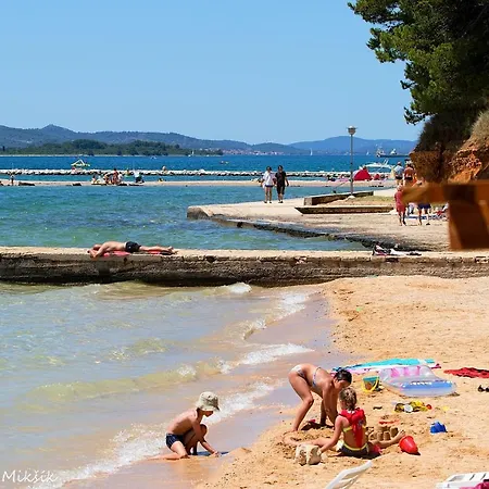 Roje * Sveti Filip i Jakov