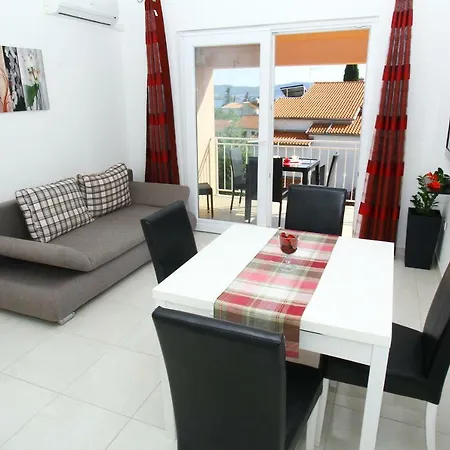 Roje דירה סבטי פיליפ אי ג'קוב